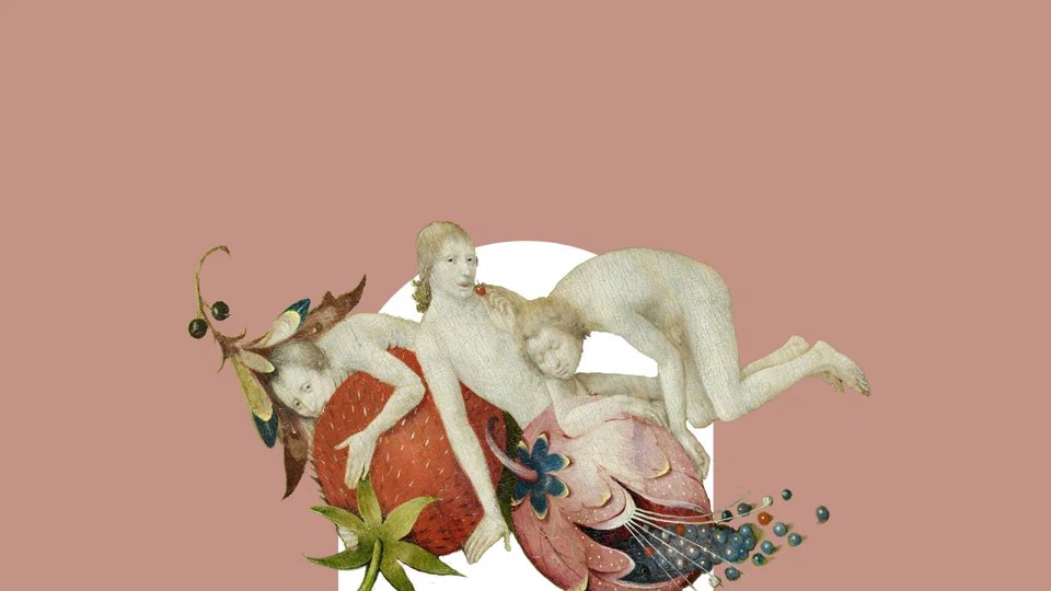 Figuren uit De tuin der lusten van Hieronymus Bosch, gedrapeerd over een reusachtige aardbei op een roze achtergrond